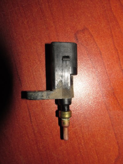 03F919501B Soğutma Suyu Sıcaklık Sensörü Audi A1 8X 2010-2018