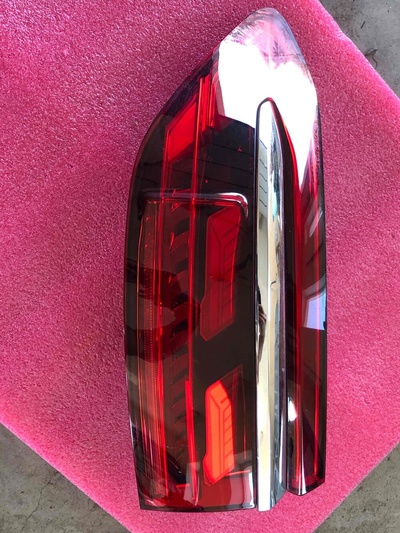 4N0945207B Sol Arka Lamba Audi A8 2018